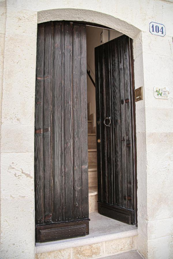 Domus Petra 104 Bed & Breakfast Ceglie Messapica Ngoại thất bức ảnh